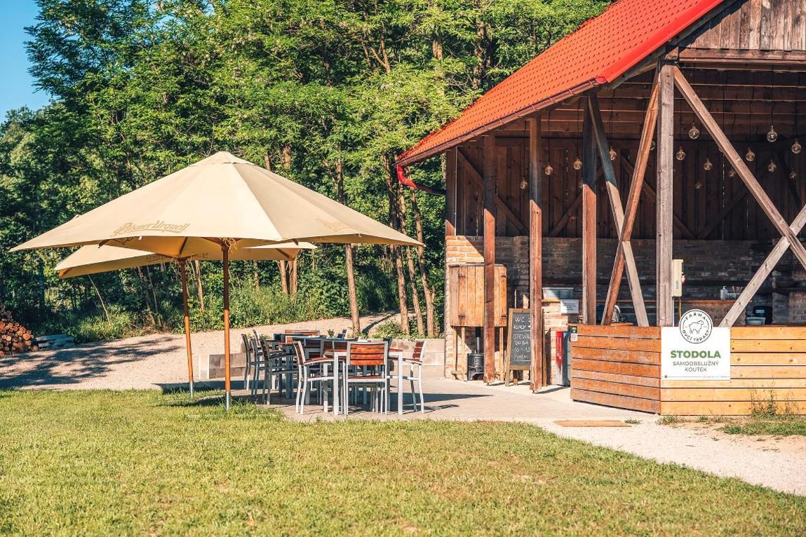 法玛奥威奇特拉塞酒店 Němčičky 外观 照片