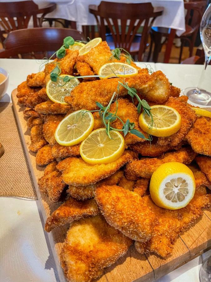 法玛奥威奇特拉塞酒店 Němčičky 外观 照片